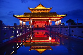 沅江風(fēng)光帶善卷樓夜景