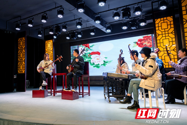 常德絲弦《不屈的吼聲》排練現(xiàn)場1.jpg