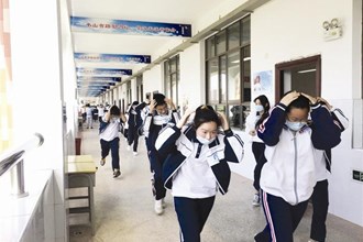 常德市六中開展防震應急演練