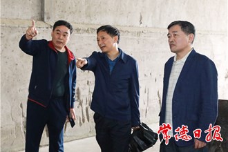 市領(lǐng)導(dǎo)調(diào)研重點(diǎn)農(nóng)業(yè)龍頭企業(yè)時強(qiáng)調(diào)：提高農(nóng)業(yè)現(xiàn)代化水平 打造品牌農(nóng)業(yè)