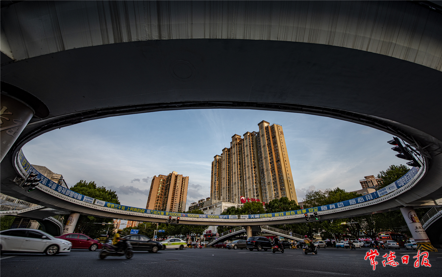 丁惠民-城市之眼-1.jpg