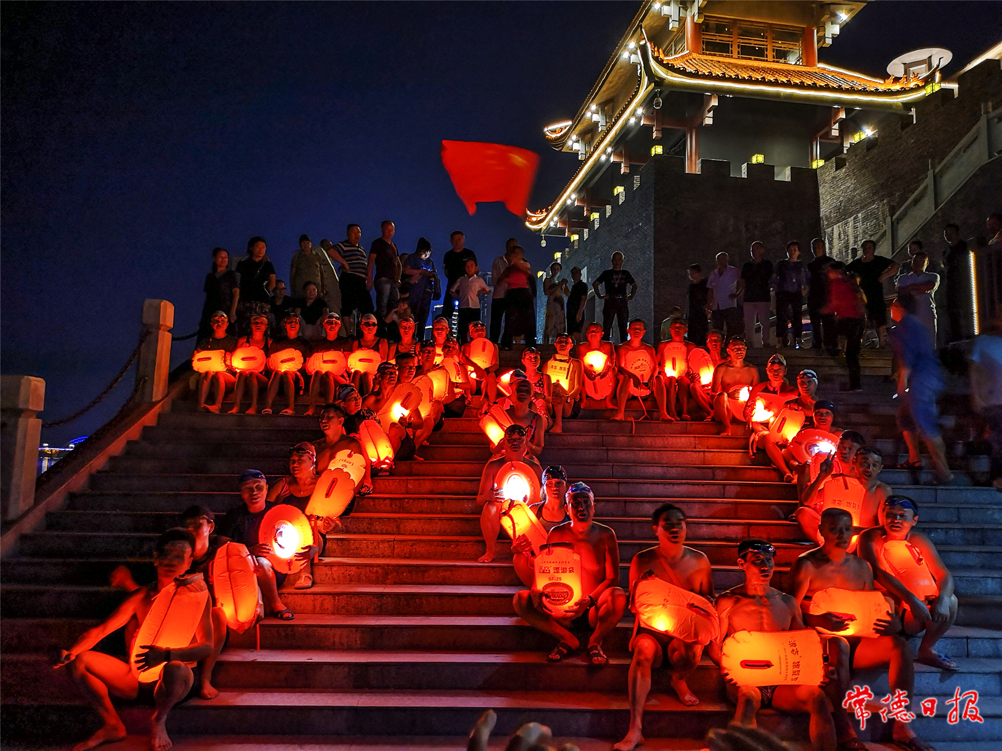 《慶祝建國七十周年》，賴澤吟，電話——13807422366，拍攝于桃源。.jpg