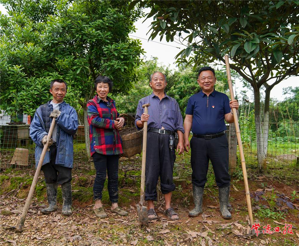 劉昌大（水閣村第一書記、扶貧隊(duì)長(zhǎng)、縣文旅廣體局安播中心主任）.jpg