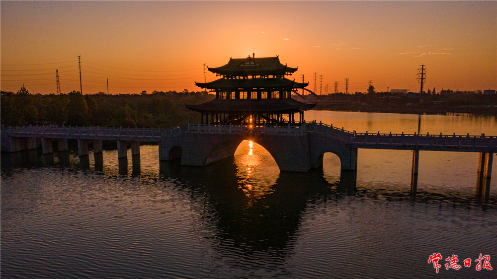 鄧軍-醉美紫月橋-1.jpg