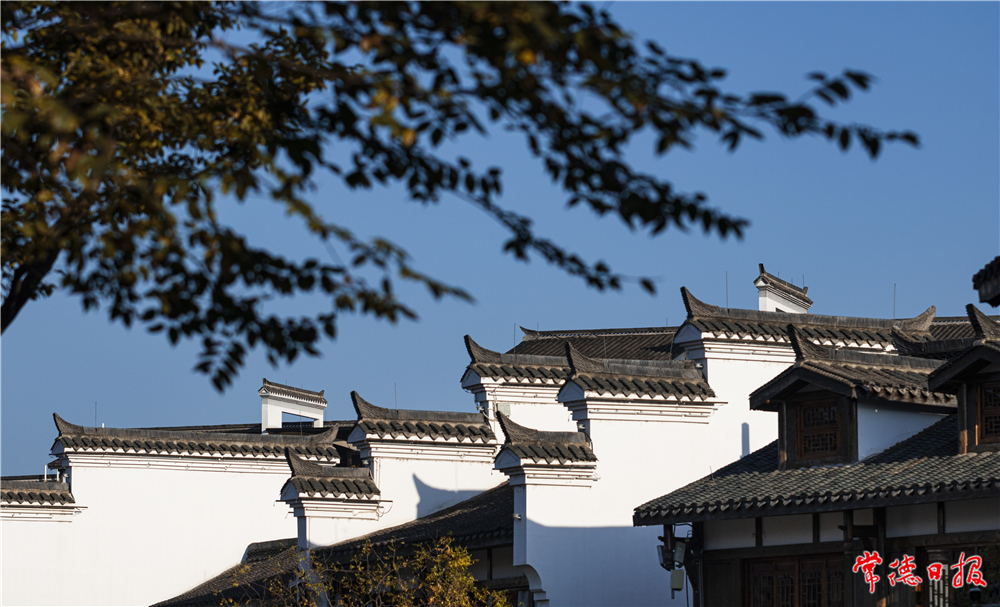 楊宏緣-古韻河街-1.jpg