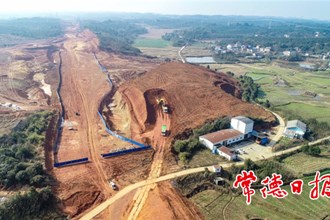【社會(huì)】常德站動(dòng)車(chē)存車(chē)線(xiàn)取土及運(yùn)輸工程正“加急”施工
