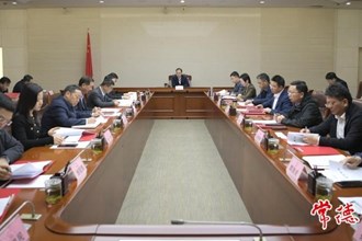 周振宇在市政府黨組（擴(kuò)大）會(huì)議上強(qiáng)調(diào)：以實(shí)干實(shí)績(jī)回報(bào)習(xí)近平總書(shū)記和黨中央的關(guān)心厚愛(ài)