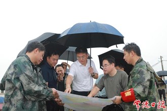 羅毅君督導(dǎo)檢查防汛抗災(zāi)工作時(shí)強(qiáng)調(diào)：以萬(wàn)全準(zhǔn)備 確保萬(wàn)無(wú)一失