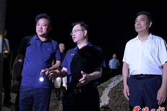 周振宇督導(dǎo)險(xiǎn)情處置、防汛值班值守工作