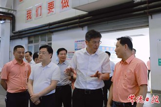 羅毅君在常德經(jīng)開區(qū)調(diào)研走訪部分企業(yè)、項(xiàng)目現(xiàn)場(chǎng)