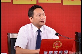 市行政審批局領(lǐng)導(dǎo)參加接話接訪活動(dòng)